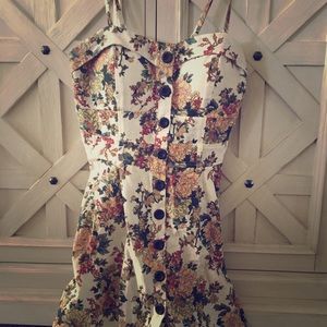 Floral dress with buttons